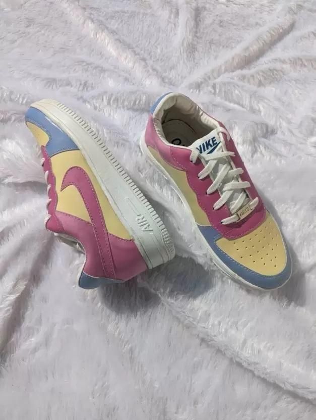 Men's Trendy Color Changing Casual Shoes Roposo Clout